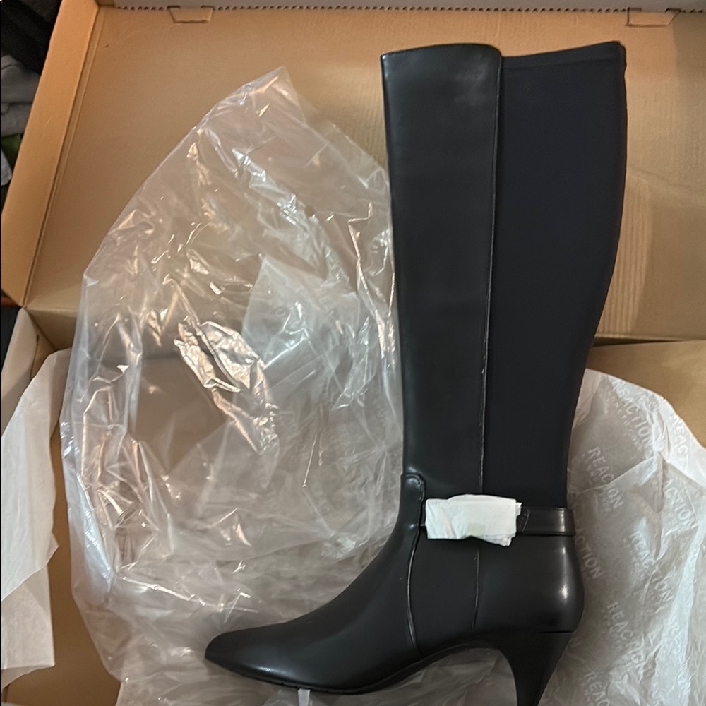 Black Women's Knee-High Boots